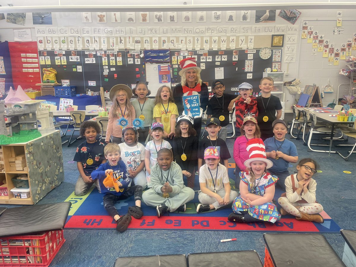 I had a great time reading a few Dr. Seuss stories to these wonderful Kindergarten students at AELS! <a href="/AllianceCSD/">Alliance City SD</a>