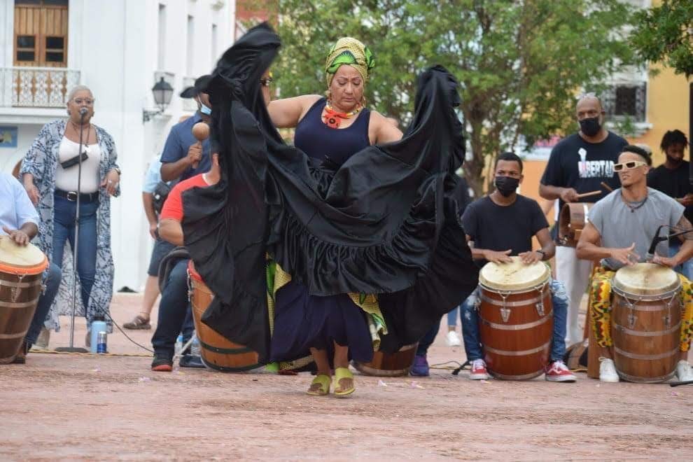 ¿Bailamos? 💃 On March 18, 2:00 pm, at <a href="/amhistorymuseum/">National Museum of American History</a>, join us for a family program featuring renowned performer Tata Cepeda, the Cepeda family and Escuela de Bomba to explore how Bomba has influenced culture worldwide. Learn more: s.si.edu/3kNdkeJ