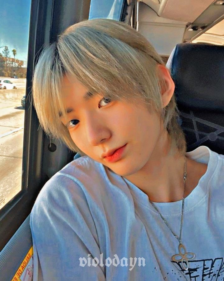 violodayn's tweet photo. 벼랑 끝에 위태롭게, 버티고 있는 내 모습을 봐
짙어진 어둠 속 유일한 빛은 날 태우는 것
— Long Live The King {#KINGDOM }
[#HWON] 
#KPOP #kpoptwt #HWON #idol #FYP #fypシ #킹덤 #korea https://t.co/yhJswHvMcO
