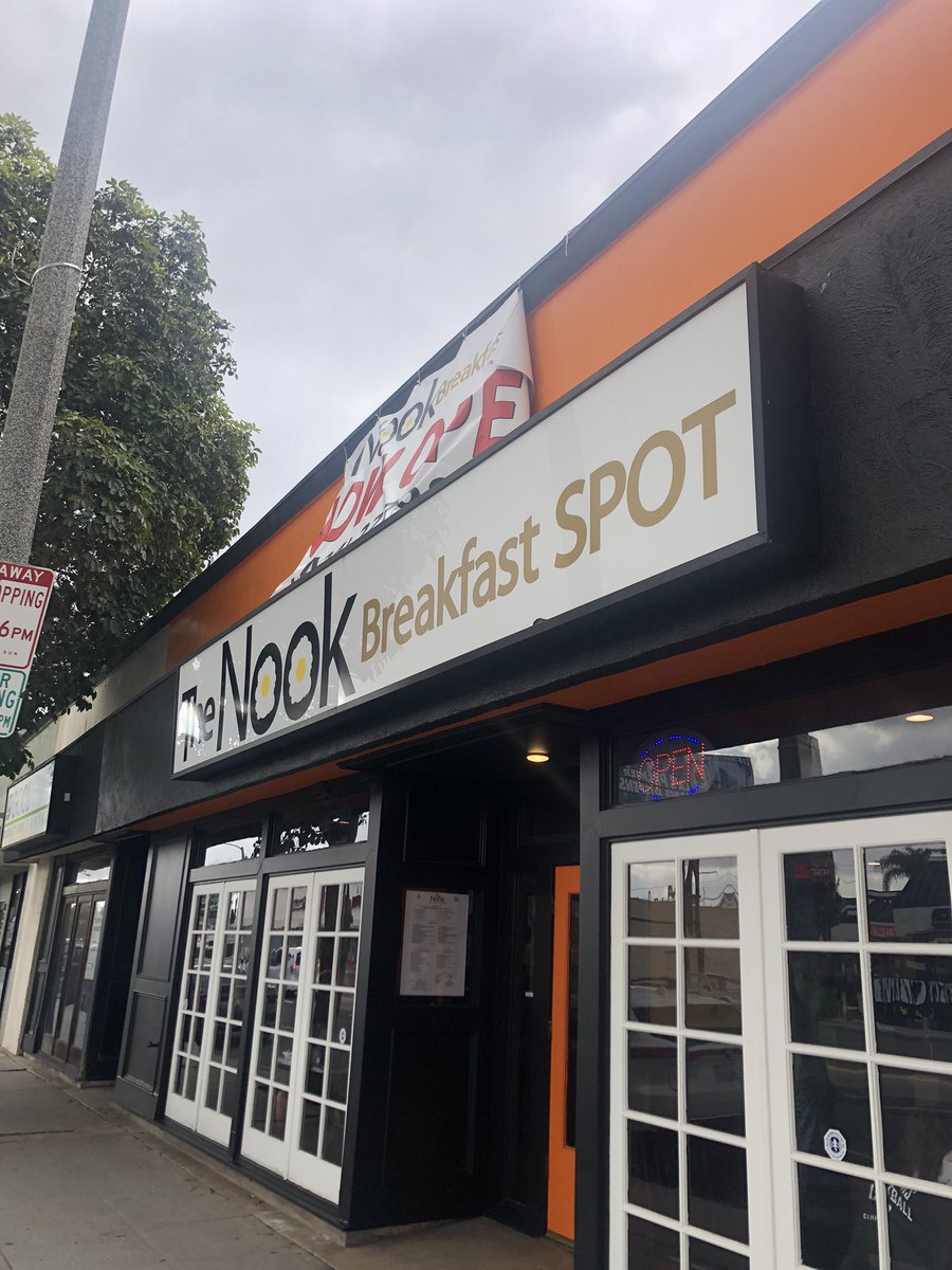 SKIBOYYY's tweet photo. checked this place out the other day for an eight person table solo breakfast, it was alright, definitely no ihop though 🦦🤌 https://t.co/VfpWviOyn7