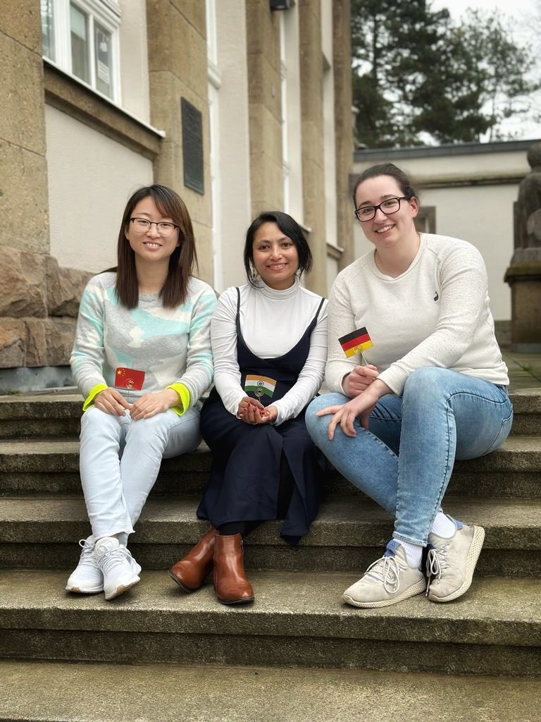 Celebration of three amazing scientific feats published in <a href="/Nature/">nature</a> and <a href="/ScienceMagazine/">Science Magazine</a> by our three dazzling colleagues. <a href="/huizhou91983288/">Hui Zhou</a> @JoyceAAGrimm 
Read the stories here👇

nature.com/articles/s4158…

science.org/doi/10.1126/sc…

nature.com/articles/s4158…