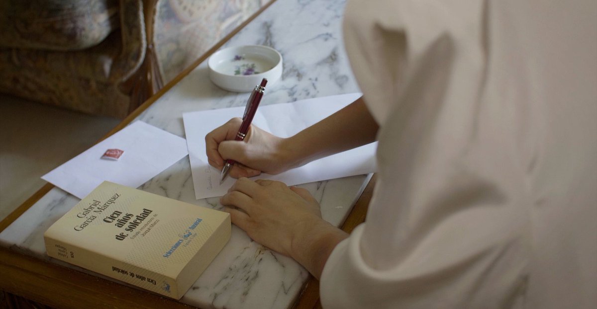 🎞️ Dejo por aquí algunos fotogramas de #QueridaElena 📻

🎬 Un corto dirigido por <a href="/ana_carrillo7/">Ana Carrillo</a> y un servidor.