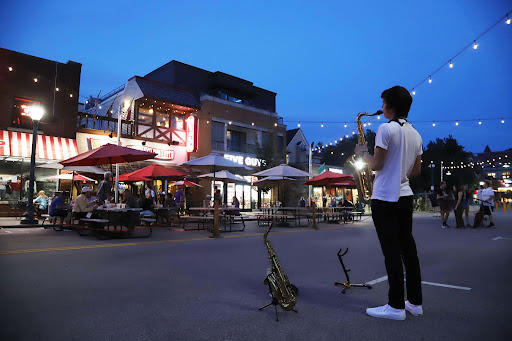 The City of Bloomington is pleased to announce another Expanded Outdoor Dining season. This program closes 2 ½ blocks of Kirkwood Avenue to all for expanded outdoor dining and a pedestrian thoroughfare...