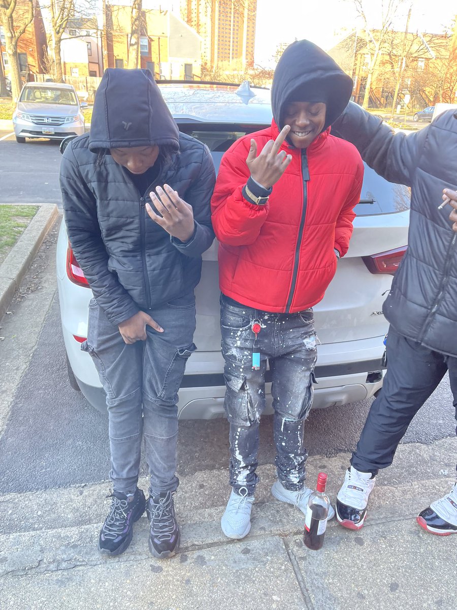 900Youngaan's tweet photo. Running round this bitch like you REAL WIT IT WHOLE TIME YOU A 🤡FUCK YOU IF YOU AINT GG MDS OR 900 I’m THINKING OUT LOUD 🗣💯✔️ #FREEBABYTAY #FREEGUWOP #LLDOLLA #ZOOMEMBERS https://t.co/gZnNVCJ7aX