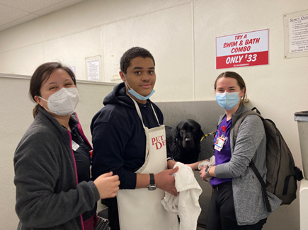 MWPH's tweet photo. Recently, our CLTR team was able to take one of our patients and Gaston, our facility dog on an outing to Pet Depot! Gaston enjoyed a swim in the pool and then they were able to give him a bath. Before they left, a toy was chosen for Gaston too!
#CLTR #facilitydog https://t.co/CDxAbKgTZw