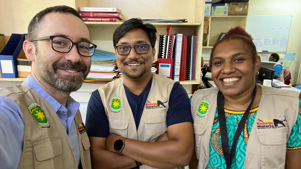 Happy faces among members of the <a href="/pngimr/">PNG Institute of Medical Research</a> <a href="/SwissTPH/">Swiss TPH</a> team supporting the relentless fight against #malaria in #PapuaNewGuinea 🇵🇬 Thank you for the warm welcome and fruitful partnership! #endmalaria #png