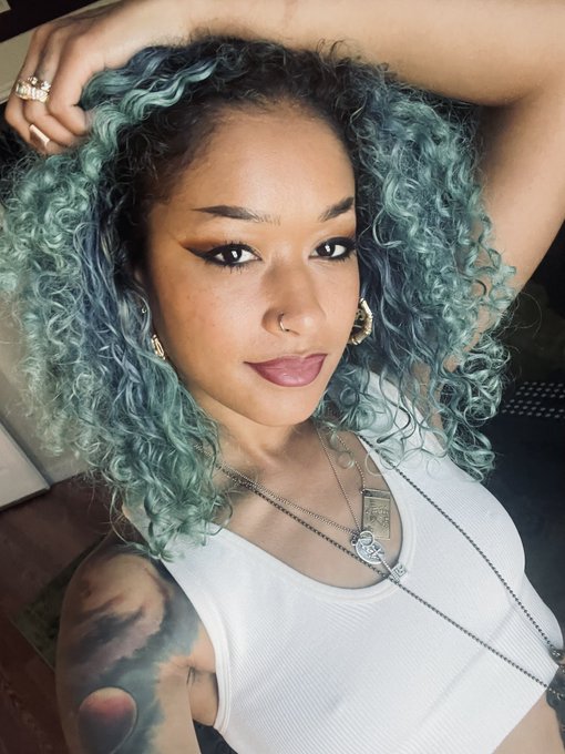 Hello dears.. ✨ How&rsquo;s everyone&rsquo;s week going? 💋 https://t.co/MjZ9Rb4vv0<a href="/tag/censored"class="tags"><span>#censored</span></a><a href="/tag/bussit"class="tags"><span>#bussit</span></a><a href="/tag/bussitchallenge"class="tags"><span>#bussitchallenge</span></a>