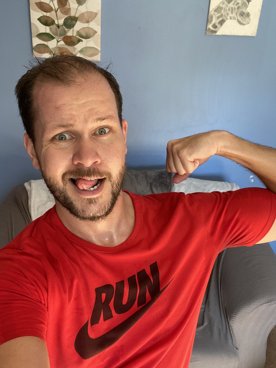 Sameb271's tweet photo. Shirt sleeve got a bit tight so I decided to take it off https://t.co/uAxYEI3iJE