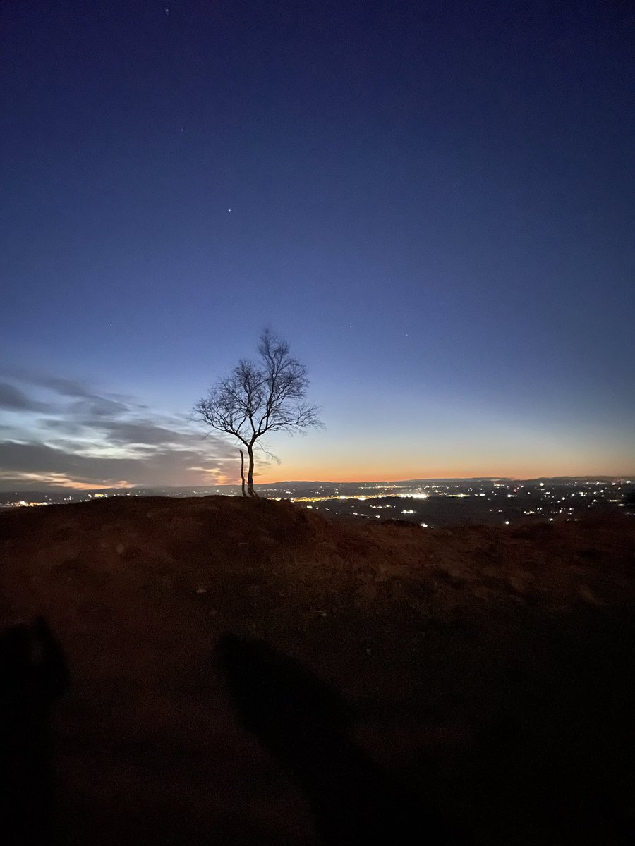Lovely walk up the #Wrekin - we chased the #sunset &amp; saw the #stars 🌟 

#thewrekkin #telfordandwrekin #shropshire #BritNW #WeAreNordicWalking @NordicWalkingTelford #BetterHealth #BerwynWalks #nordicwalking #inwa <a href="/BerwynWalks/">Berwyn Nordic Walking & Guided Walks</a> #TelfordNordicWalking #walking #outdoors
