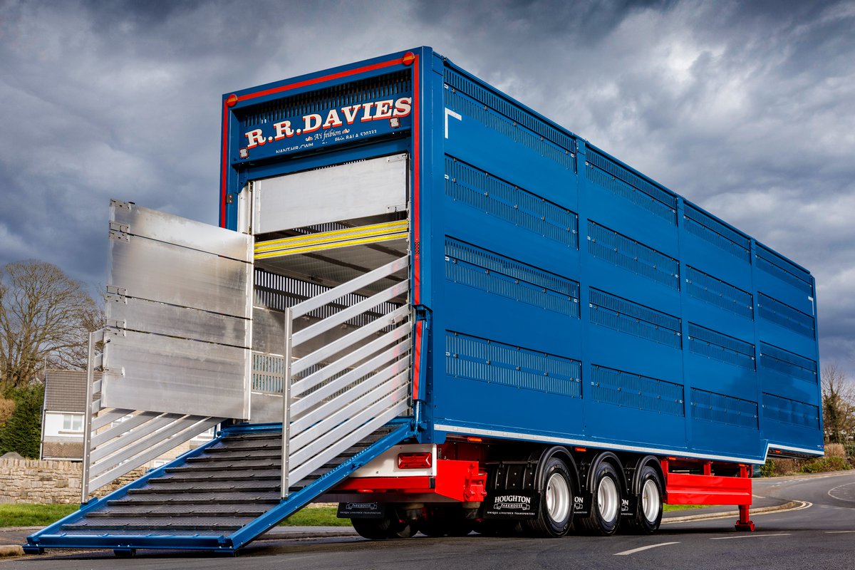 R.R. Davies takes delivery of their brand new Houghton Parkhouse Platinum 4 Deck Livestock Transporter.

#houghtonparkhouse #livestock #livestocktrailer #livestockhaulage #livestocktransport