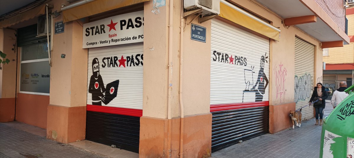 ProfOrriols's tweet photo. también han embellecido sus persianas con el proyecto impulsado para mejorar el aspecto de nuestro barrio, a través del #comerciodeproximidad.
@carlosgaliana @daviddelimon https://t.co/HGNmJgqv9A