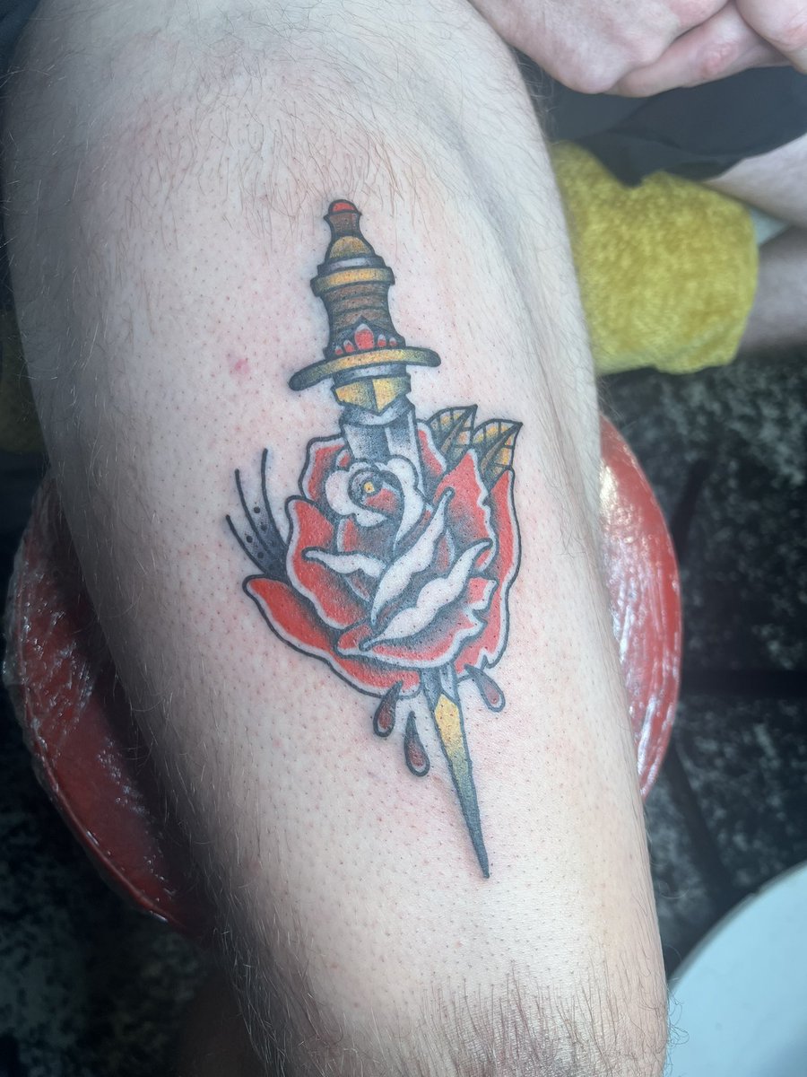WhatTheBub's tweet photo. A few from the past month, thanks for lookin! ⚡️
#denvertattoo #traditionaltattoo #bishoprotary #eternalink #kitchenwarrior https://t.co/e8PhcpCOdy