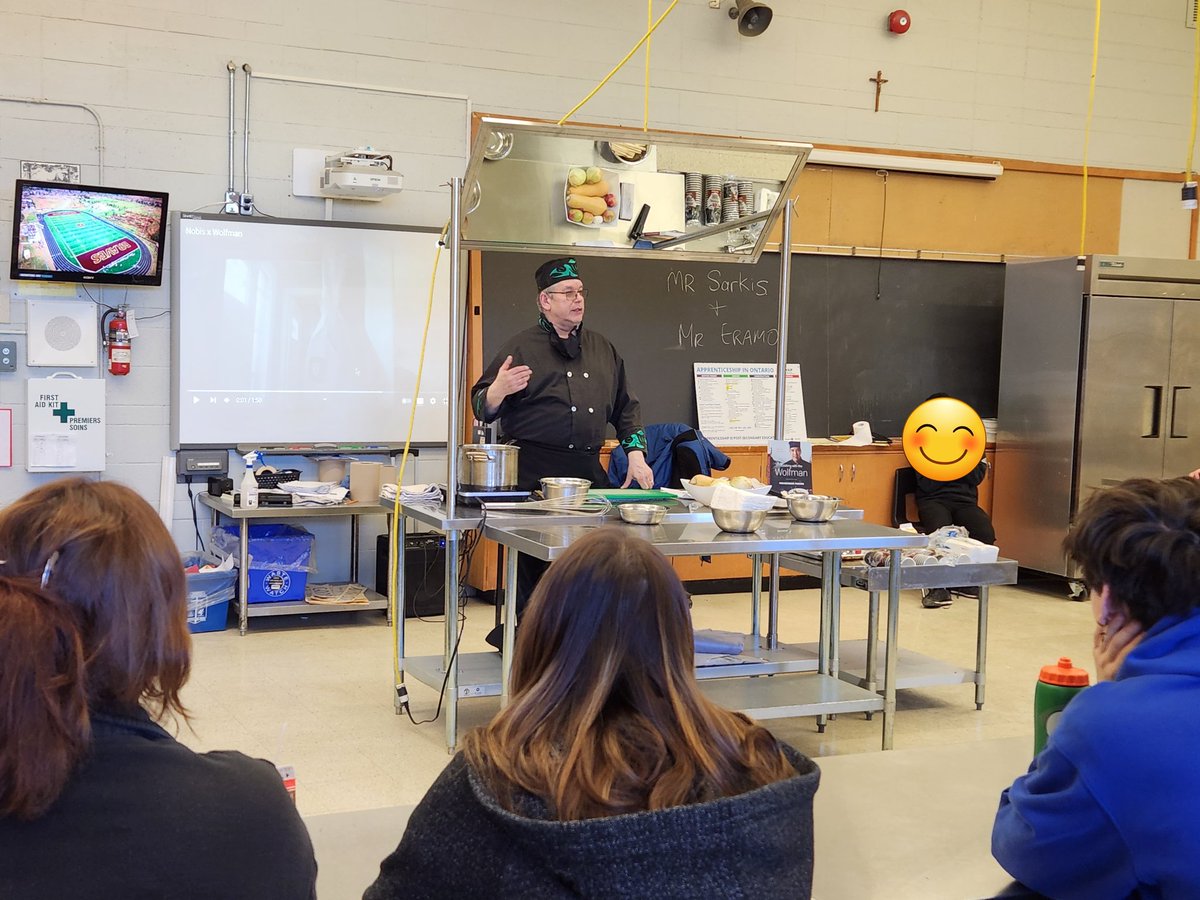 OYAPHWCDSB1's tweet photo. Cooking with Chef David Wolfman @aboriginalchef with students at @SJB_TV learning Indigenous recipes and cooking career pathways #415A #oyaphwcdsb @HWCDSB @OyapPajo @PrincipalSjb @DeanDiFrancesco https://t.co/MXE6ITmnn9