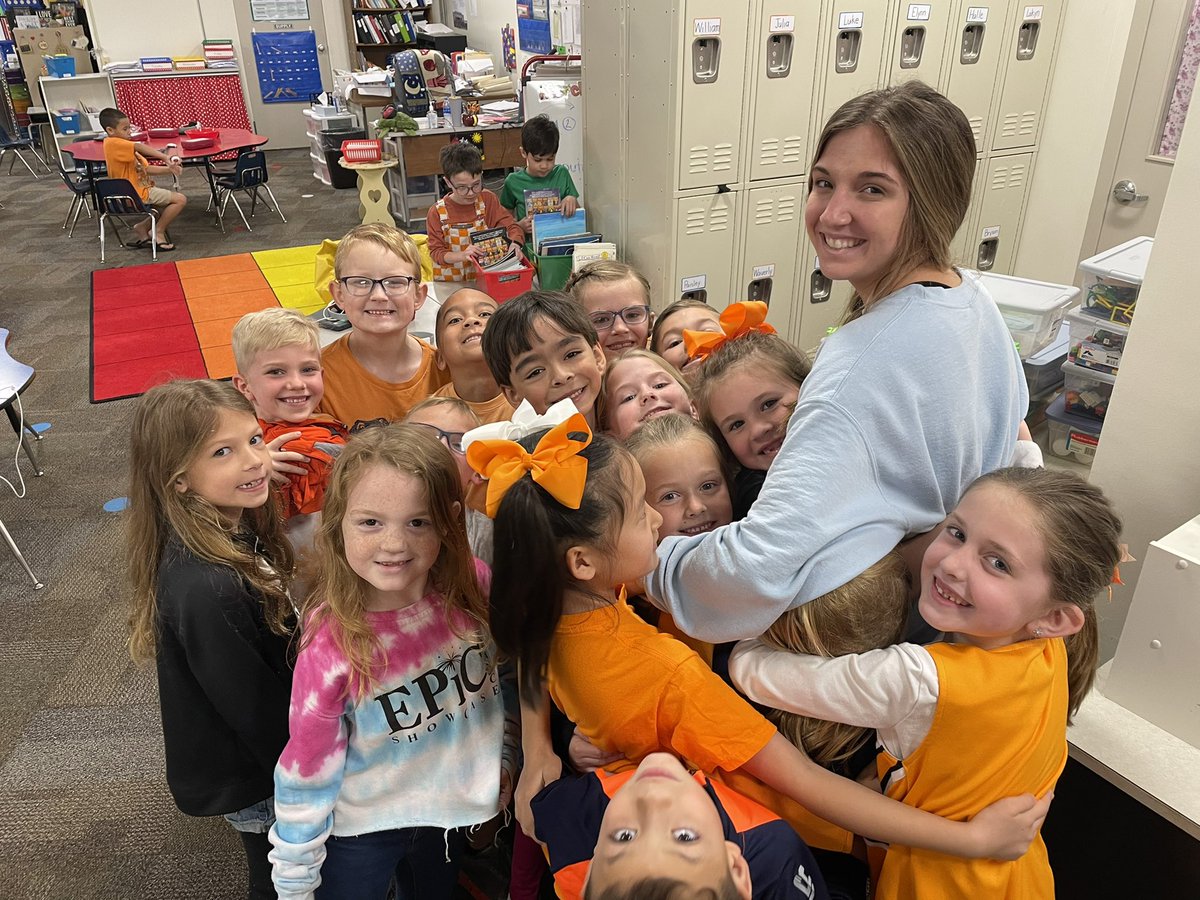 Our favorite senior came to join us today! She will be an amazing teacher one day! <a href="/drlanaluttrell/">Lana Luttrell</a> #tvtigers2023