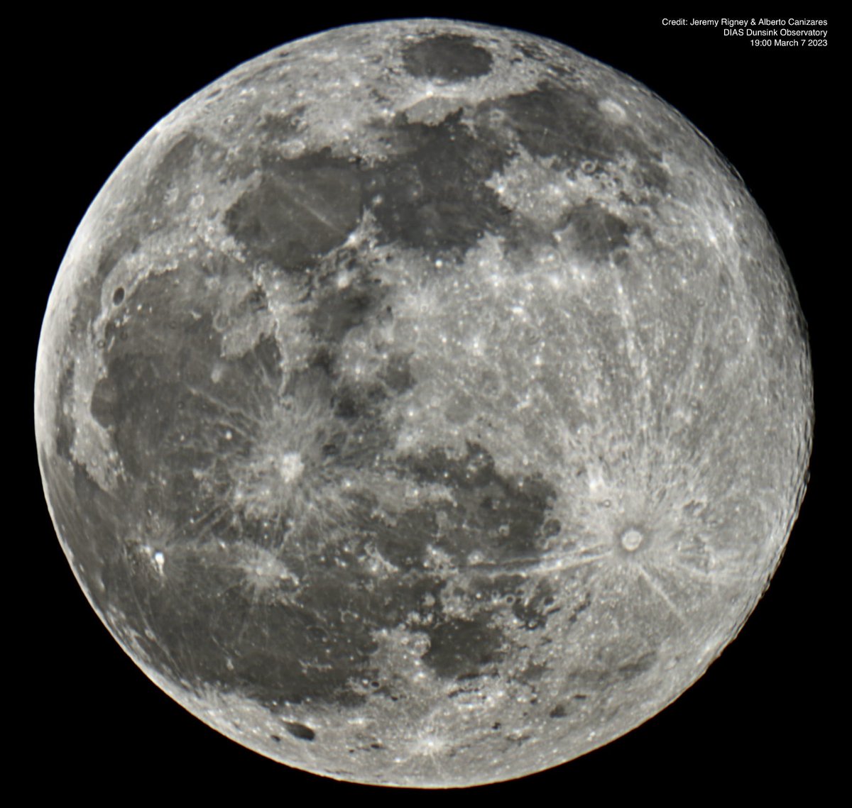 The Moon tonight from Dunsink. Photo by @jeremyrigney and @albertocaniz91. #FullMoon #LoveFingal #LoveDublin