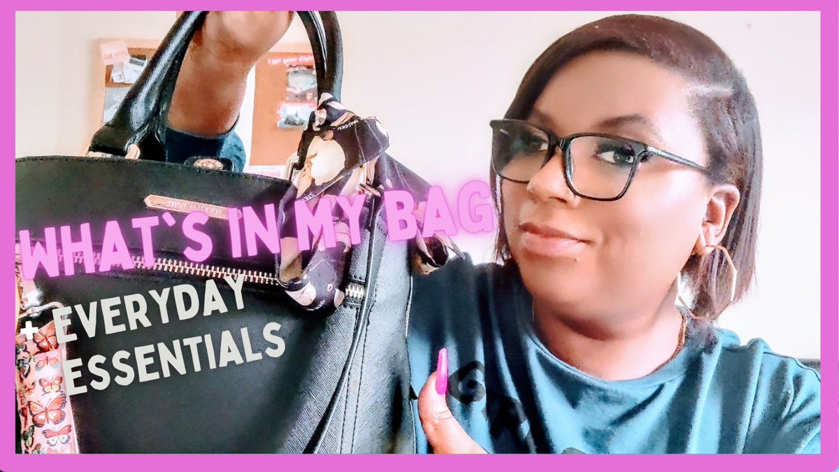HelloCortney's tweet photo. What's in my bag 💰 https://t.co/V3bRuoqTnq #YouTube #youtubenewbie #WhatsInMyBag #video https://t.co/5nzbeyMEmB