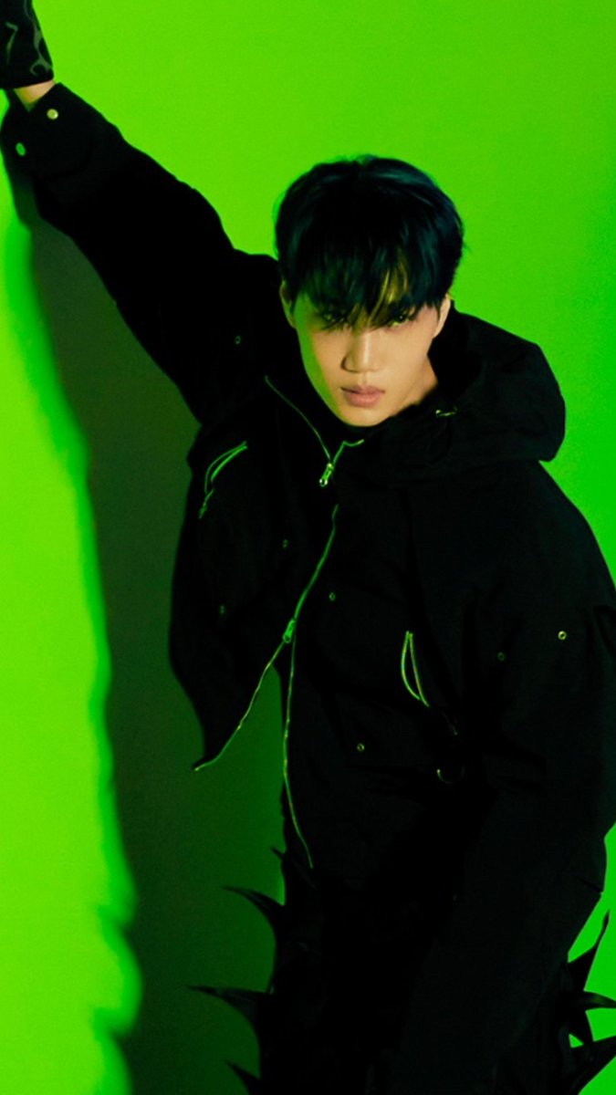 reyhyunee's tweet image. چون امروز نتونستم درست فنگرلی کنم و لذت ببرم الان توییتشو میزنم..
عاشق عکسای امروزش شدم🤧

5 DAYS TO ROVER 
DAYS OF ROVER IMAGES #ROVER_TeaserImage3
#KAI_Rover
@weareoneEXO