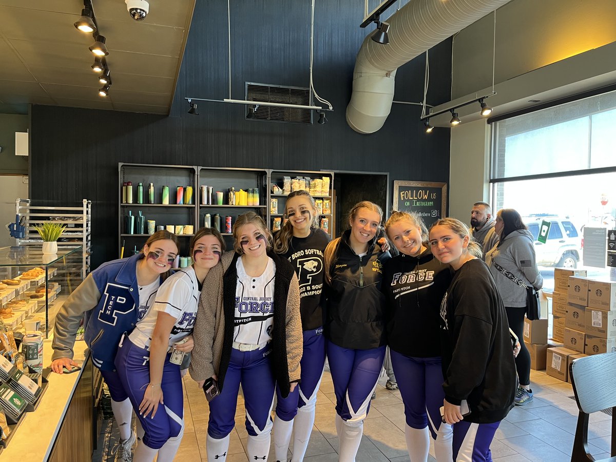 JuliaT2024's tweet photo. It's either Starbucks or WaWa!
@CJForceElite https://t.co/DWfvMd8Ri7