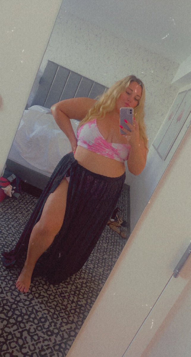 ashymag's tweet photo. I miss being a blonde 🥹💛 https://t.co/k6W7J7J29U