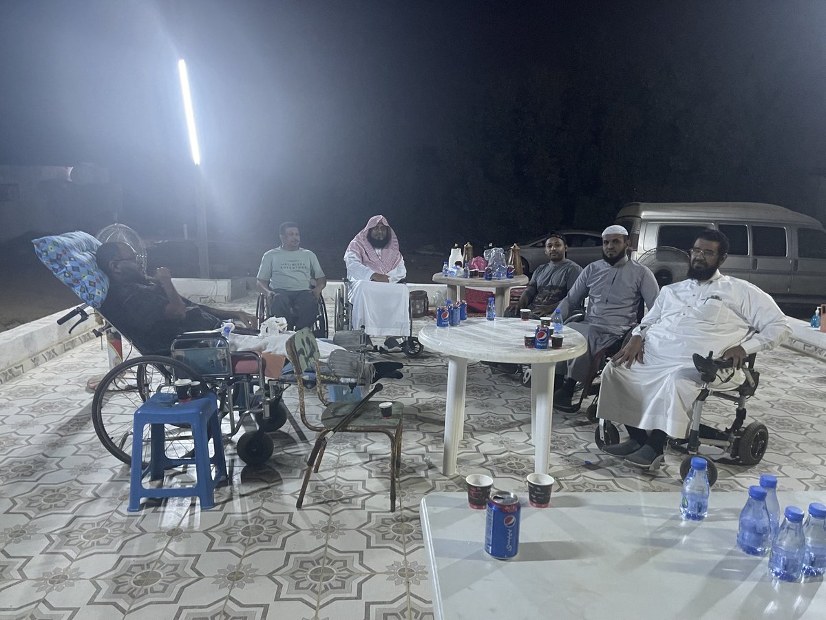 Gaadeer2030's tweet photo. تم في هذه الليلة لقاء أعضاء #مركز_قادر في مزرعة حسين الناشري https://t.co/MayHj7H1LU