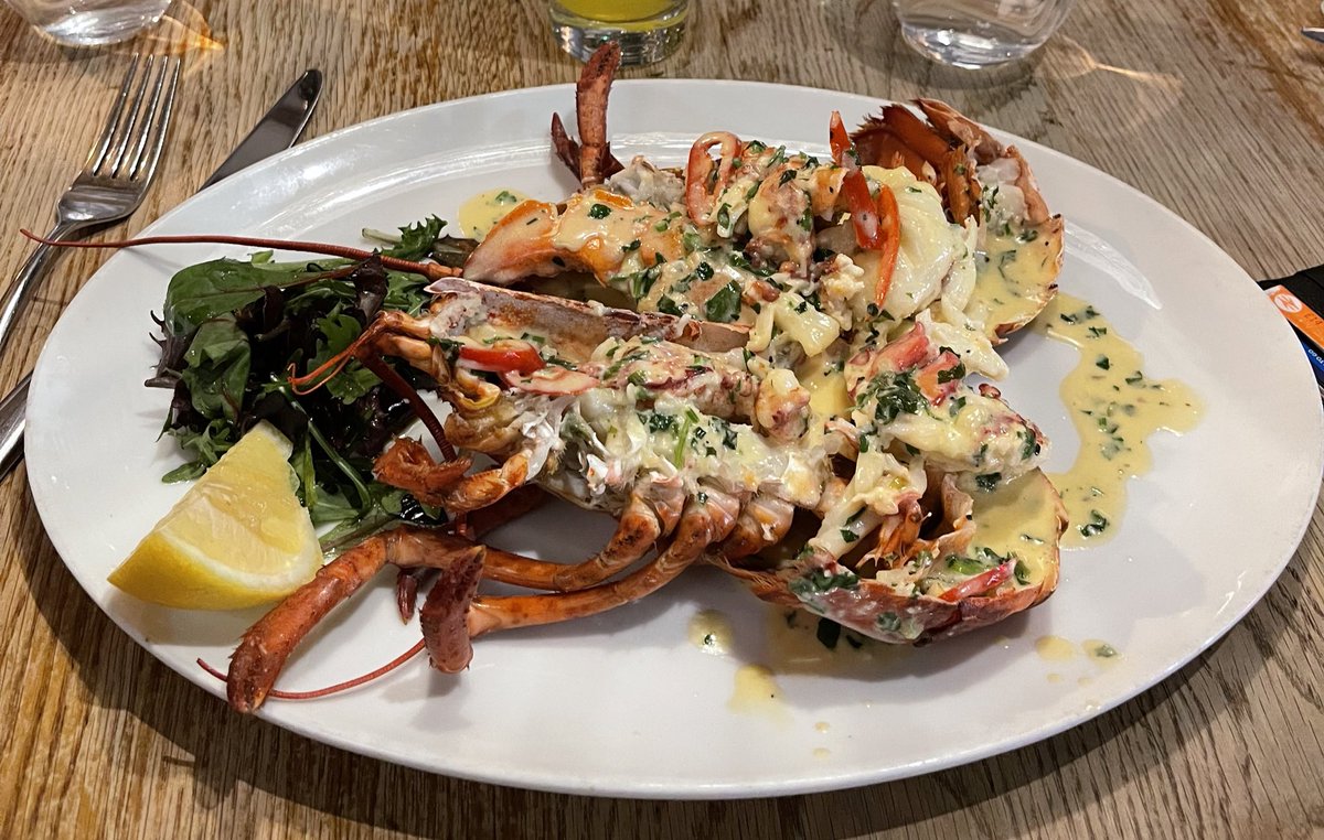 MartiniGuyYT's tweet photo. Lobster for dinner https://t.co/BuIgTAE1t2