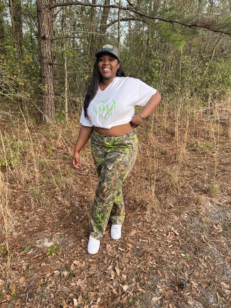 nektheone's tweet photo. Real country girl shi✨ #CamoParty #latepost https://t.co/b6PYJy3uId