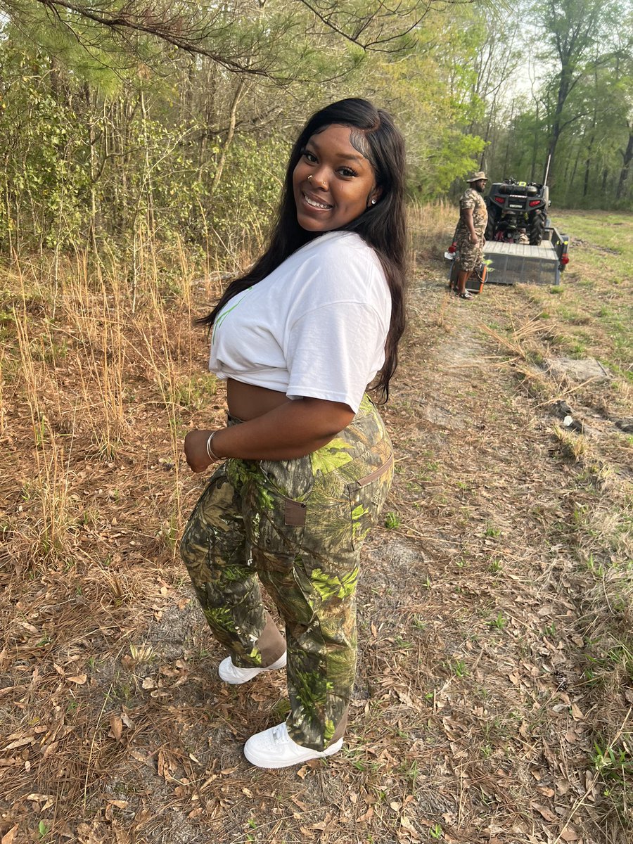 nektheone's tweet photo. Real country girl shi✨ #CamoParty #latepost https://t.co/b6PYJy3uId