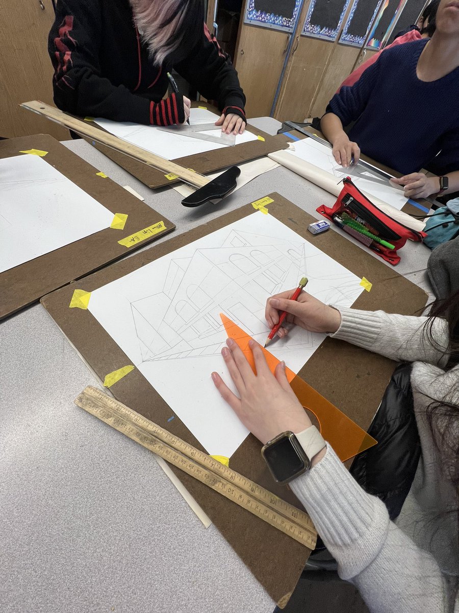 MrsAArtClass's tweet photo. Two and three point perspective 📏 📐 ✏️ https://t.co/iPSL6nivwg