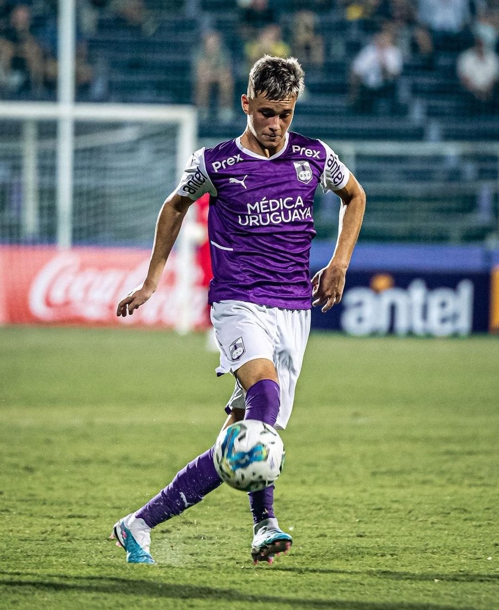 juvenil_soy's tweet photo. 🥉Matías Abaldo | Defensor | 2004

Luego de un Sudamericano en el que rindió muchísimo,  en esta fecha cinco marcó un gol. Está demostrando un nivel muy interesante y para seguir de cerca. Por eso se queda con el bronce de este podio. https://t.co/4aMrtekwZ9
