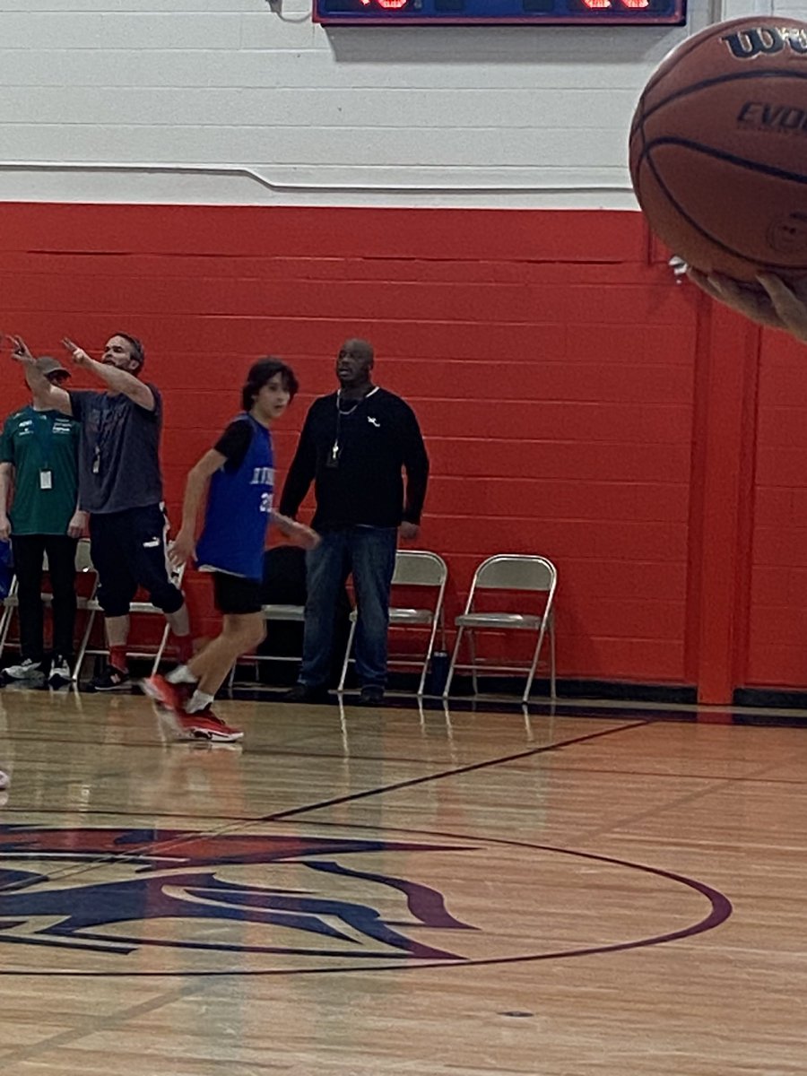 RunkleSchool's tweet photo. Runkle is very proud of our Boys’ and Girls’ Basketball Teams! Great effort in the playoffs and beautiful sportsmanship! https://t.co/1ssEVmIAi7