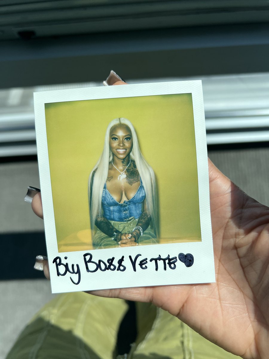 BigBossVette's tweet photo. 💩 on my ex, on to the next ✌🏾 https://t.co/k58a8V2OWw