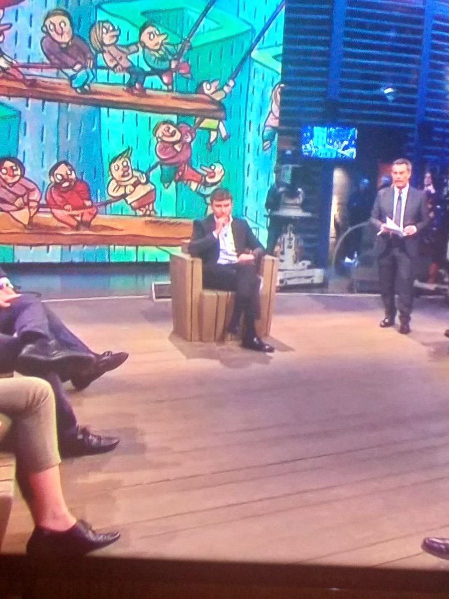 A dimartedì hanno messo il "cantero in miez a cas".
😂😂😂