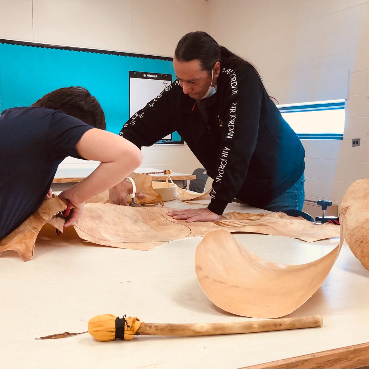 bw_RETSD's tweet image. Knowledge Holder Carl came to BWS today to start the process of making drums with some of our students. Their enthusiasm, laughter and cooperation filled the room all afternoon. @RETSDschools