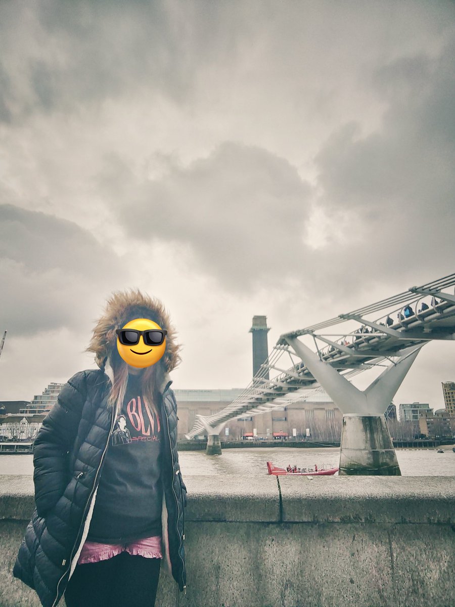 _TipsyGnome_'s tweet photo. Cherry blossoms🌸
St. Paul's Cathedral⛪
Tate Modern🎨
Tower Bridge🌉
#MSIWAT #BLVR #BLVRER #3rdBLVR https://t.co/75Juz0n3Lj