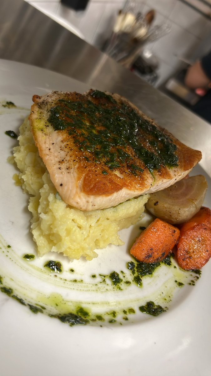 morrisseyhouse's tweet photo. Salmon!! https://t.co/Ih6tGjZ06j