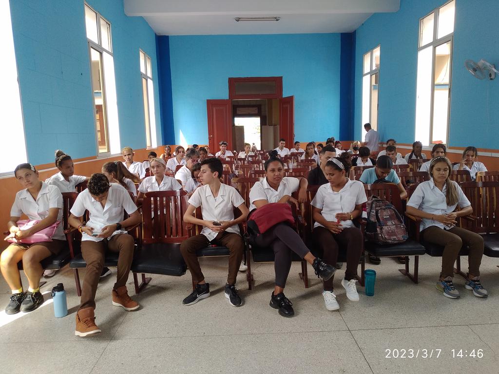 JCBlancoLores's tweet photo. Intercambiamos con nuestros delegados a la 2da Asamblea de la @FEEM_Cuba de nuestra @UCM_Cmw 

Seguimos #AquiConCuba porque #MejorEsPosible

@MINSAPCuba @UJCdeCuba https://t.co/LFwkKP5Nz0