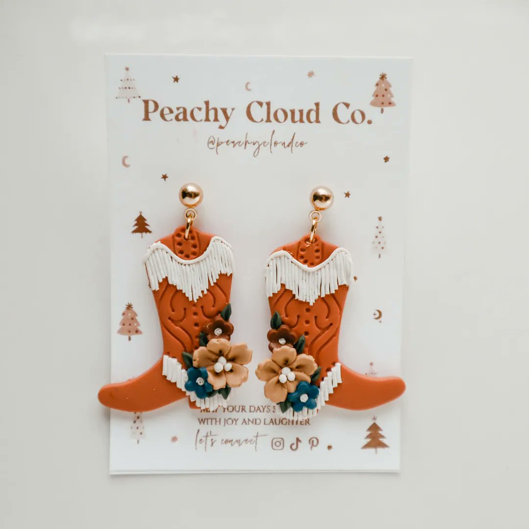hipeachycloudco's tweet photo. Some of our bestsellers from our latest drop 🤠🤎💫 #polymerclay #shopsmall #shopsmallbusiness #clayearrings https://t.co/lRp0BXsKXM