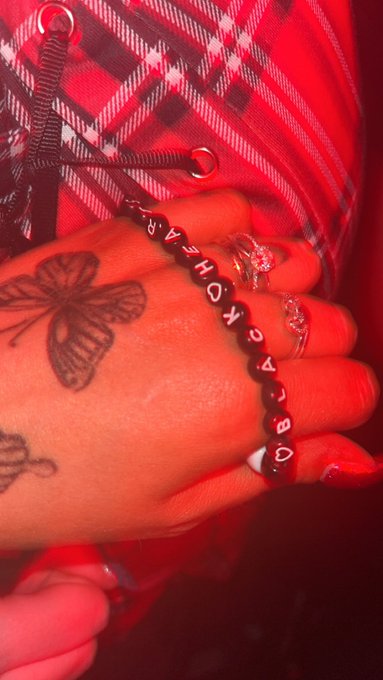 21/02/2023🖤 @yungblud #blackheartsclub #yungblud #newcastle https://t.co/6CsoQJmXyj https://t.co/mcs<a class="tags" target="_blank" title="On Twitter" href="/?out=eyJ0eXAiOiJKV1QiLCJhbGciOiJIUzUxMiJ9.eyJpYXQiOjE3MjYwMTUwMTAsImlzcyI6InR3cG9ybnN0YXJzLmNvbSIsIm5iZiI6MTcyNjAxNTAxMCwiZXhwIjoxNzU3NTUxMDEwLCJyZWRpcmVjdF91cmwiOiJodHRwczovL3R3aXR0ZXIuY29tL3l1bmdibHVkIn0.0MK-E3hThPMiEdMTGK1gIMSzVzTHvFu42UNGl0RYebCD8Z54Bc7DhphkUN1nCP-rQ-lR9hZHAl00JUK3tH0J6w">@yungblud</a><a href="/tag/blackheartsclub"class="tags">#blackheartsclub</a><a href="/tag/yungblud"class="tags">#yungblud</a><a href="/tag/newcastle"class="tags"><span>#newcastle</span></a>