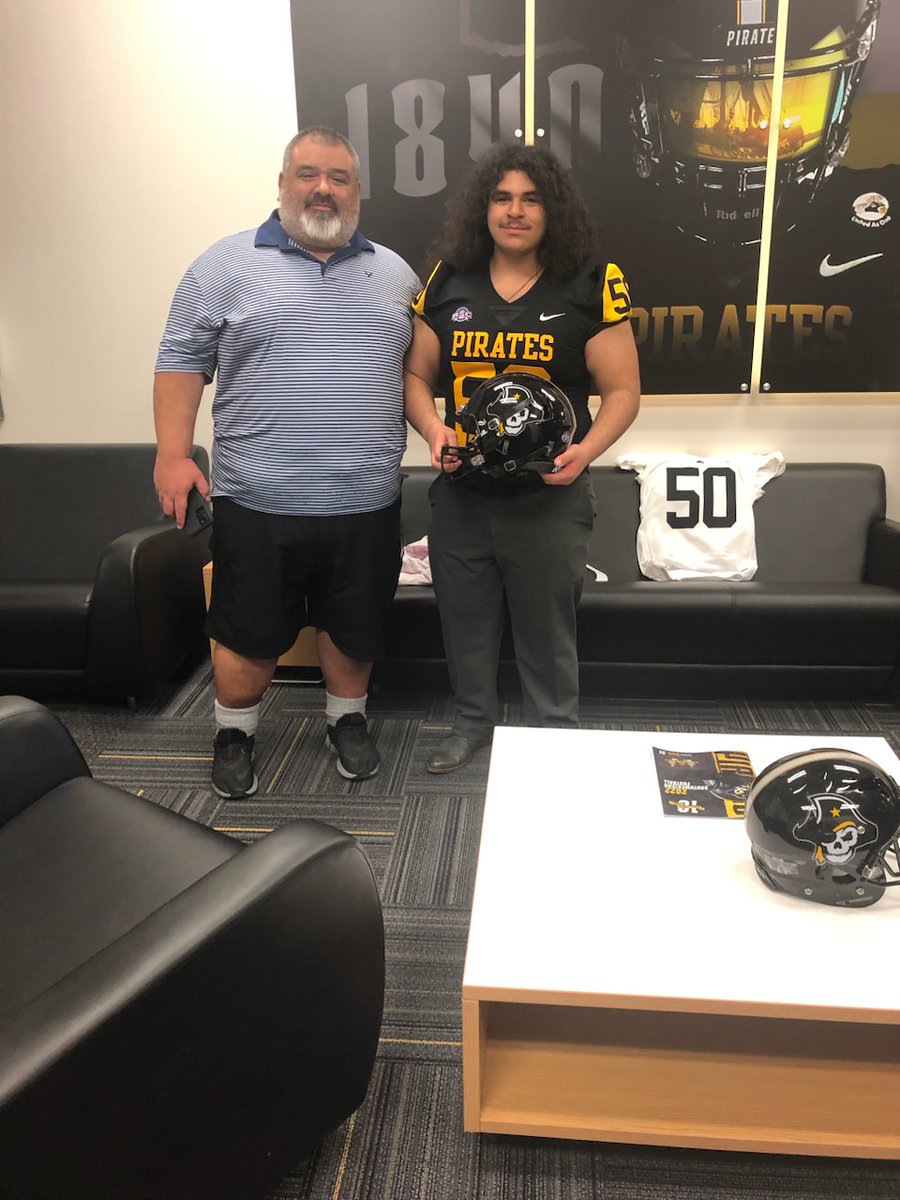 76Alejandro_G's tweet photo. Thank you for having me on campus and showing me around the beautiful campus of @SouthwesternU. Great campus and even better people.
@CoachJoeAustin 
@SUPiratesFB 
@Coach_Norton1 
@CoachGloria1 https://t.co/qwKlEAC6Fb