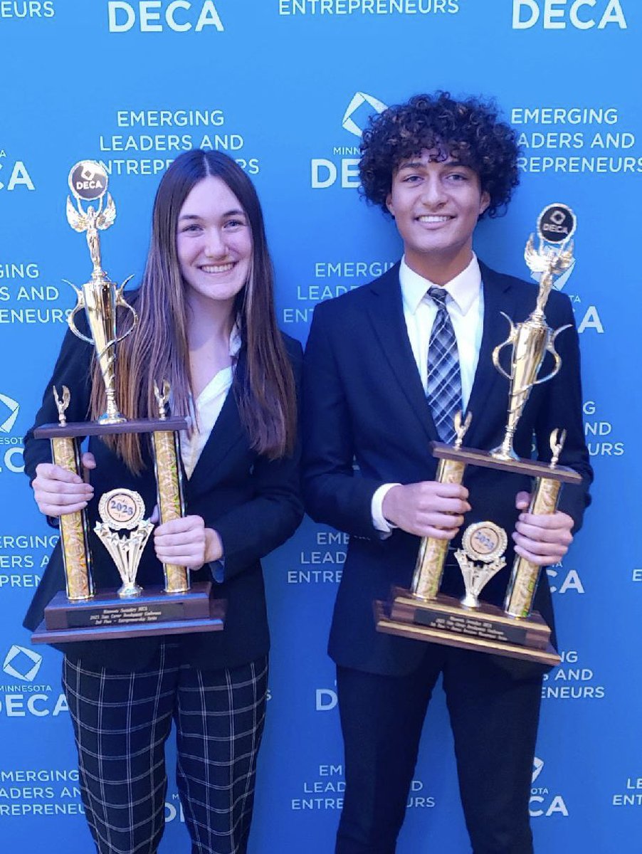 SWCHSdeca's tweet image. Maria Stuessi placed 2nd in the state for Entrepreneurship Series 🏆

Sean Johnson placed 5th in the state for Human Resources Management 🏆