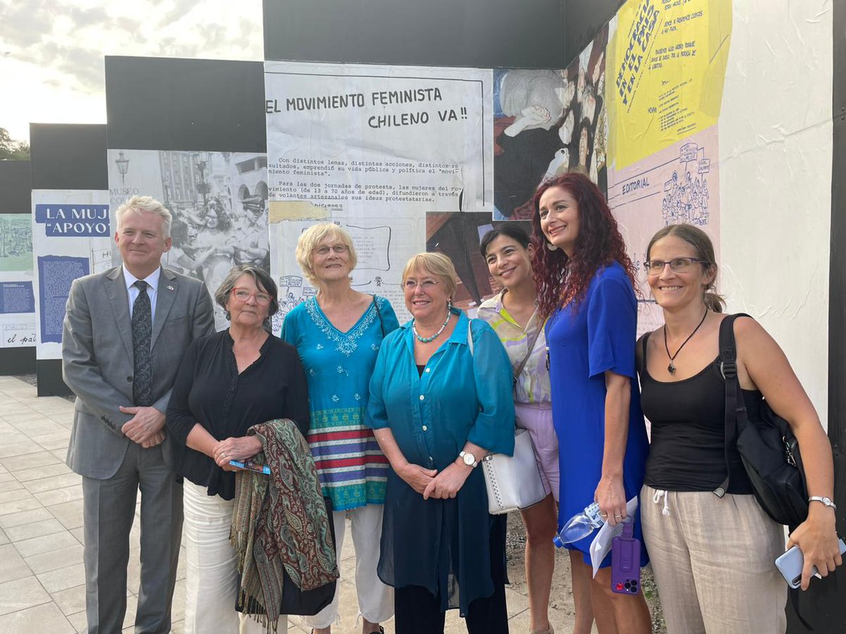 AusEmbCL's tweet photo. Un agrado poder compartir con la ex Presidenta Bachelet de un íntimo momento en el @MuseoMemoriaCL por la inauguración de la exposición sobre la revista Furia en el marco de la conmemoración del #8M, donde pudimos ver el importante trabajo de mujeres durante la dictadura. https://t.co/qc5d9JMmy1