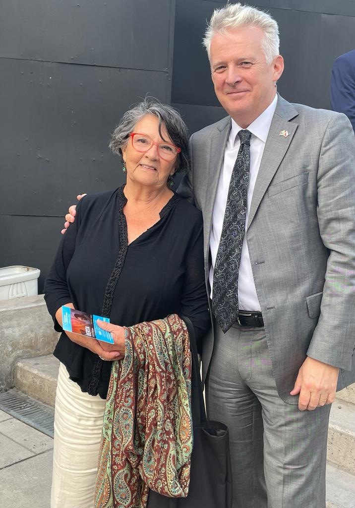 AusEmbCL's tweet photo. Un agrado poder compartir con la ex Presidenta Bachelet de un íntimo momento en el @MuseoMemoriaCL por la inauguración de la exposición sobre la revista Furia en el marco de la conmemoración del #8M, donde pudimos ver el importante trabajo de mujeres durante la dictadura. https://t.co/qc5d9JMmy1