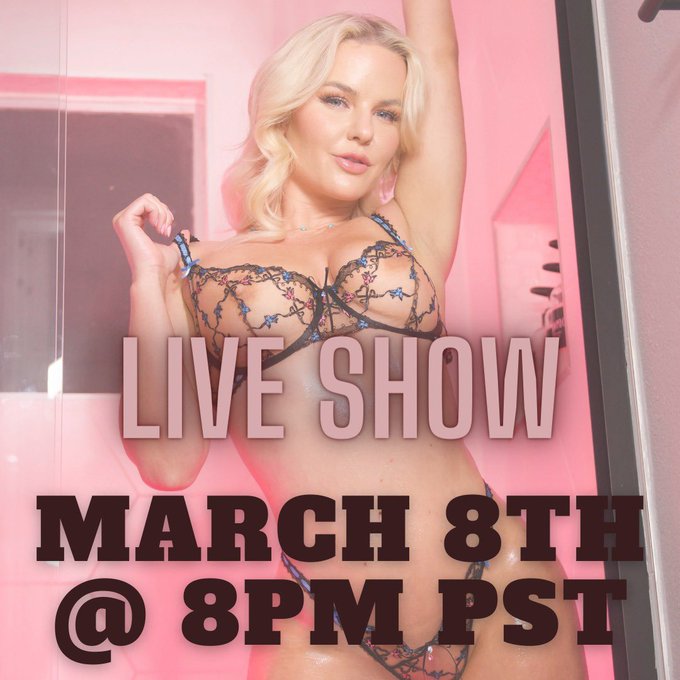 I&rsquo;m doing a FREE live show on my OF tomorrow at 8 pm 🥳 Don&rsquo;t miss it! 👇🏼  https://t.co/lmvte3NB7Z https://t