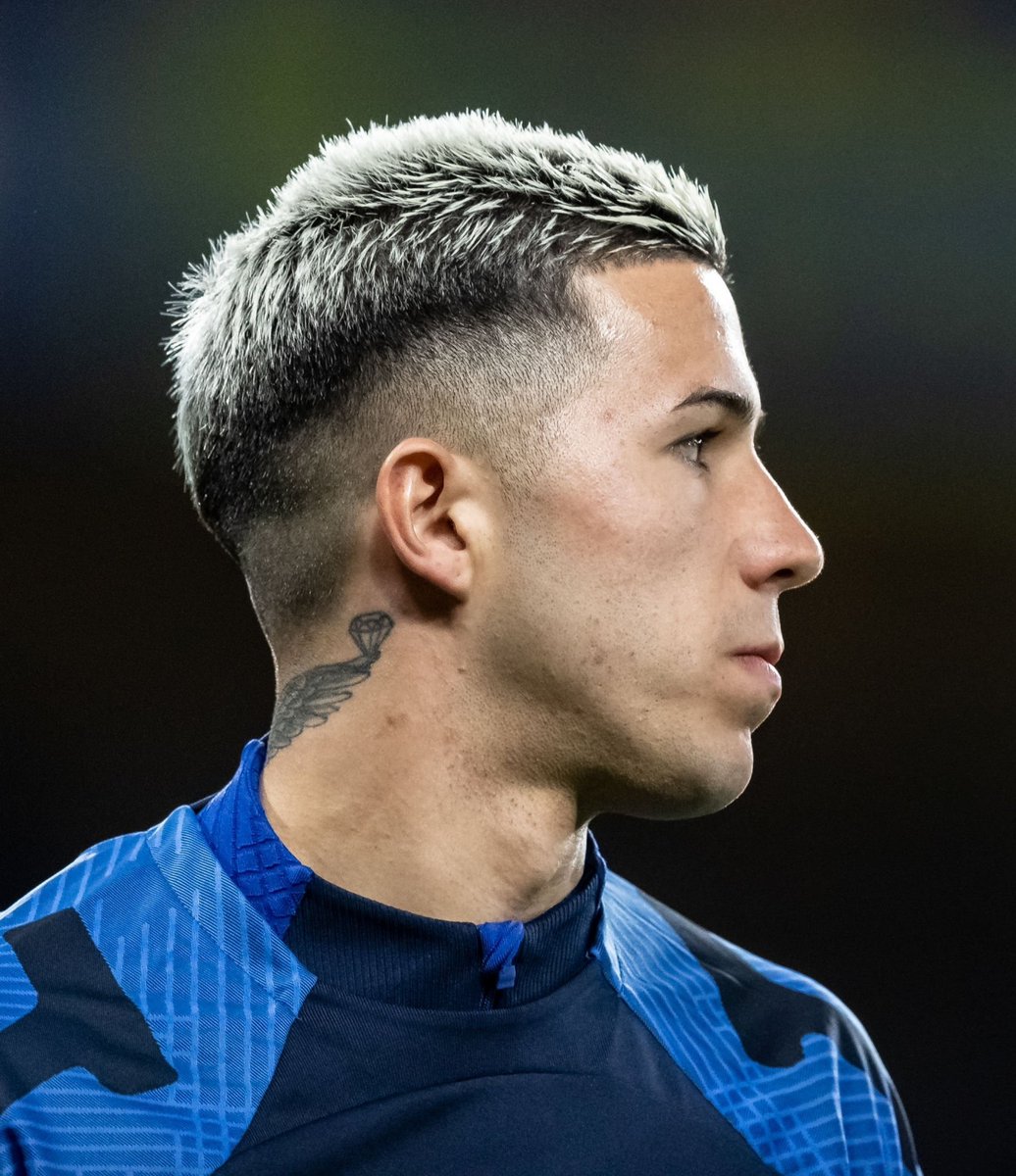 juegosimple__'s tweet image. 1º en toques de pelota [669]
1° en pases precisos [475]
1º en recuperaciones [58]
1° en duelos ganados [38]
1º en acciones defensivas [36]
1° en entradas [21]

¿Que es? Los números de Enzo Fernández desde su llegada a Chelsea entre TODOS sus compañeros. Una guasada.

🇦🇷🤯