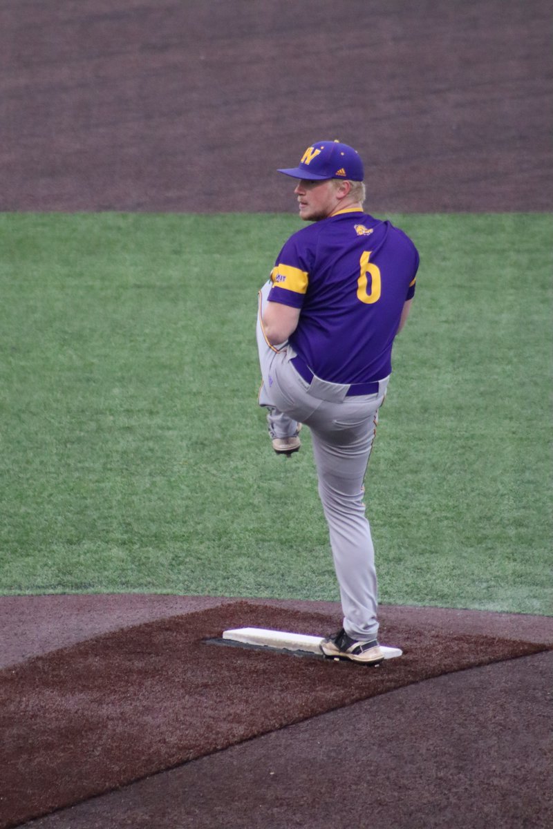Chase Golden comes in and deals a 1..2..3 inning.

B7 | WIU 0 | Mizzou 5