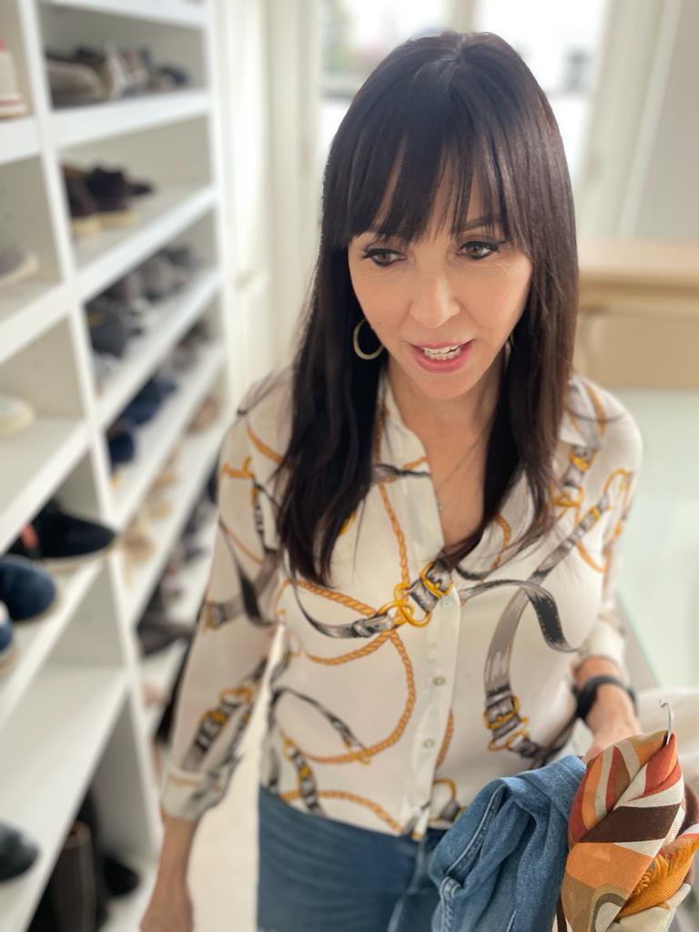 I spend a lot of time in my client's closets.  I am constantly pruning out the items that no longer suit them to clear room for then items they love.  One of the keys to dressing well is being able to see and have access to all your good stuff.
 
#imageconsulting #jackieconlin