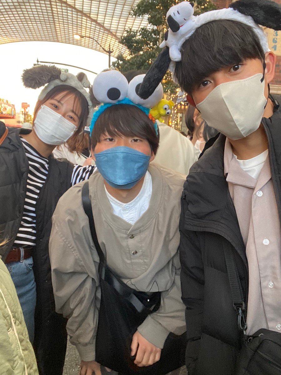fkimtyi__b6's tweet photo. 一昨日、部活がoffだったのでみんなでユニバに行きました🌏✨💞
休みの日まで一緒に居てるの仲良すぎ！！
 #春から大教  #春から大教大  #男子ラクロス部 https://t.co/LqHvLhIkoe