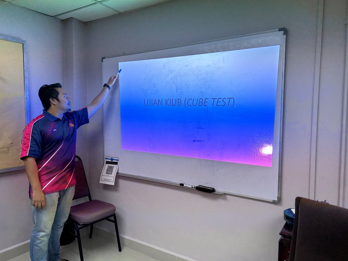 NegeriPpp's tweet photo. “If you have knowledge, let others light candle in it” - Margaret Fuller
Knowledge sharing session on 3.3.2023
1. Zurhafiz - Cube Test
2. Nur Atiqah - Concrete Technology: Self Healing Concrete using Bacteria/Bio-concrete
3. Artini - Ekosistem Kondusif Sektor Awam (EKSA)
#pppns https://t.co/09wlAzeqqz