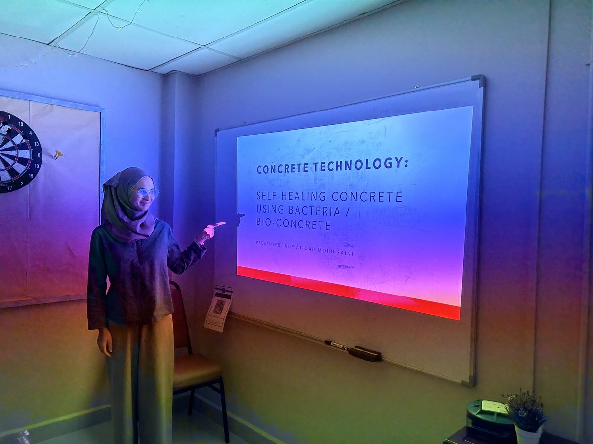 NegeriPpp's tweet photo. “If you have knowledge, let others light candle in it” - Margaret Fuller
Knowledge sharing session on 3.3.2023
1. Zurhafiz - Cube Test
2. Nur Atiqah - Concrete Technology: Self Healing Concrete using Bacteria/Bio-concrete
3. Artini - Ekosistem Kondusif Sektor Awam (EKSA)
#pppns https://t.co/09wlAzeqqz