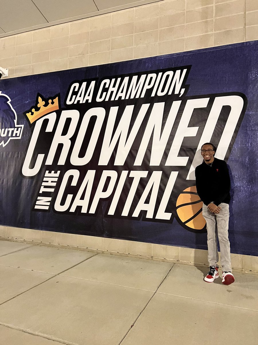 madeyanju's tweet image. Great to see my old friend and boss, @cofc President @CofCHsu, tonight in D.C at the @CAABasketball Tournament Championship game. @CofCBasketball has punched their ticket to the NCAA Men’s Basketball Tournament! #Goingdancing #Roundof64 #caa #caabasketball #collegebasketball